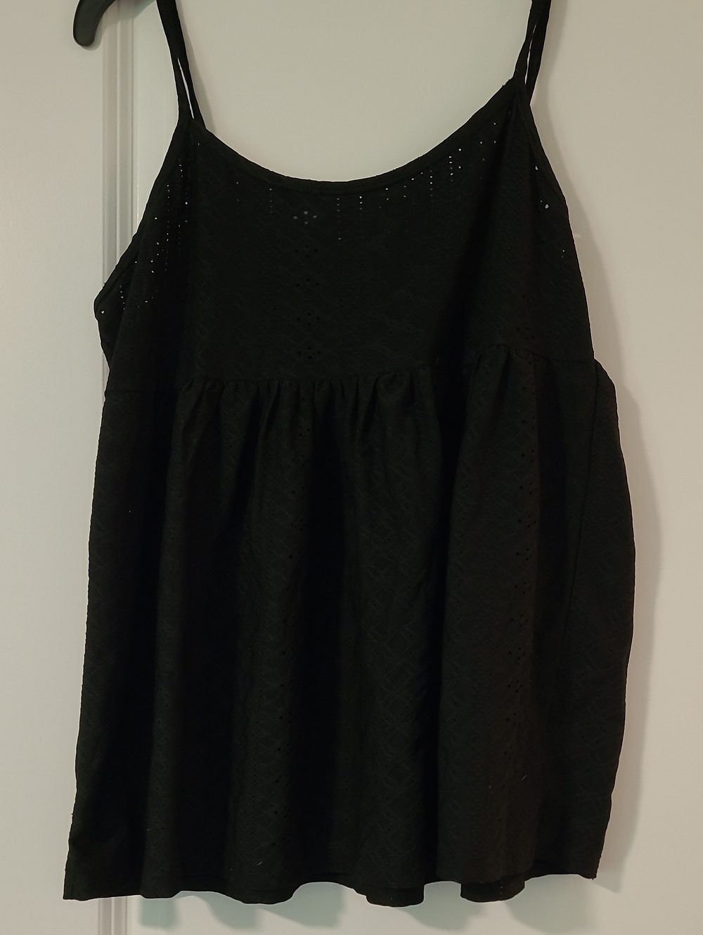 SHEIN Black Eyelet Spaghetti Strap Camisole